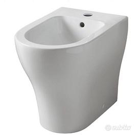 Bidet a terra filo muro