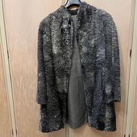 pelliccia di astrakan grigio