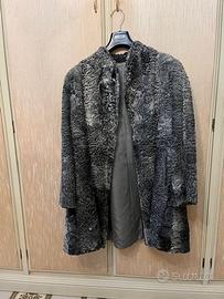 pelliccia di astrakan grigio