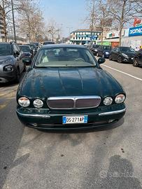 AUTO MOTORI