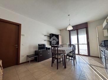 2 LOCALI A TAVULLIA