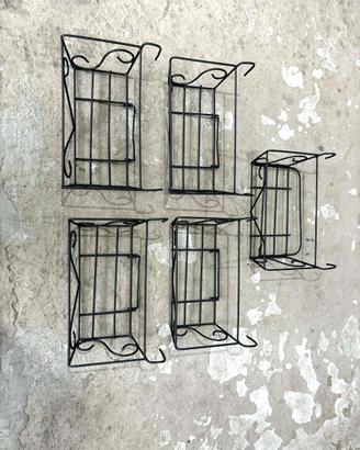 Cinque fioriere da ringhiera