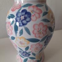 Vaso  in  Ceramica  decorata  a  mano 
