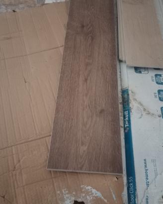 PAVIMENTO TARKETT EFFETTO LEGNO – CIRCA 50 M