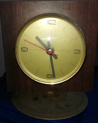 Orologio con radio
