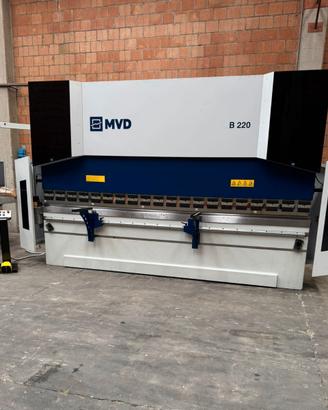 Piegatrice 4100x220 Ton CNC 6 assi nuova