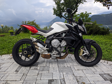 MV Agusta Brutale 800