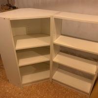 Libreria angolare bianca