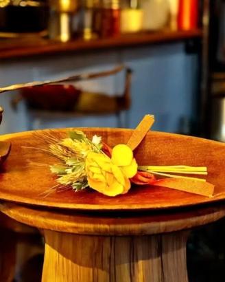 gondola per aperitivi con timone apribottiglie