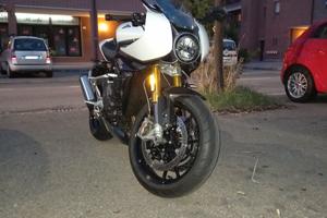 Triumph speed triple 1200 RR