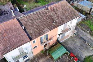 CASA DI CORTE A SAN MARTINO VALLE CAUDINA