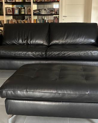 Divano e pouf in pelle nera