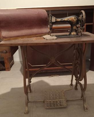 Macchina da cucire vintage