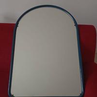 Specchio con cornice blu in ferro