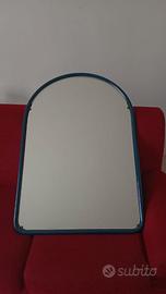 Specchio con cornice blu in ferro