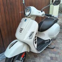 Vespa GTS 300 Super 