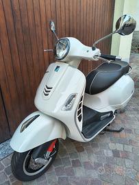 Vespa GTS 300 Super 