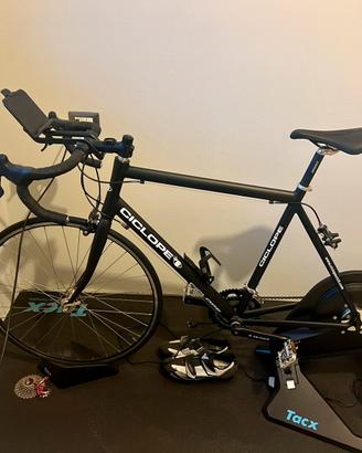 Tacx NEO 2T Smart + Bici da corsa.