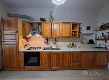 cucina lineare 4,20 m in vero legno