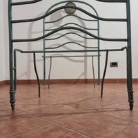 Letto antico in ferro battuto 