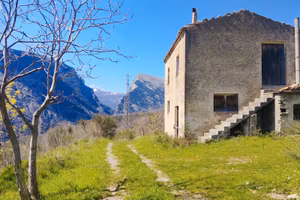 Rustico indipendente con vista sul pollino