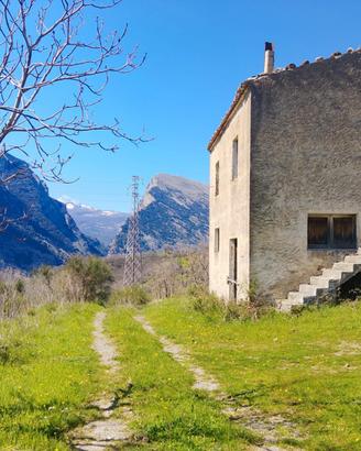 Rustico indipendente con vista sul pollino