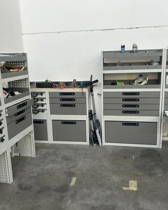 Allestimento furgone transit L2H2