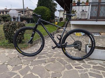 Mtb megamo factory 29 L