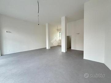 NEGOZIO A SESTO SAN GIOVANNI