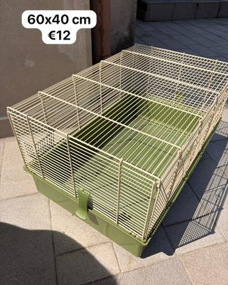 Varie gabbie per criceti/conigli