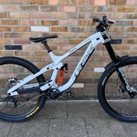 Trek Session 9 X01 DH – bici da downhill