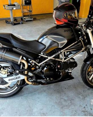 DUCATI MONSTER 600 DARK 