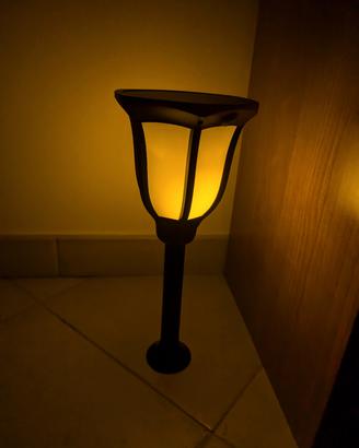 lampada torcia led da esterno, solare