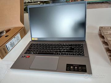 Computer Acer nuovo ancora imballato