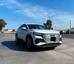 Audi Q4 STB 2022 - permuta -