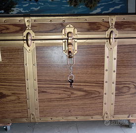 Baule da viaggio Vintage su ruote con borchie