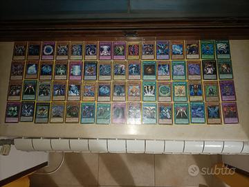 103 carte yu-gi-oh + 2 deck-box
