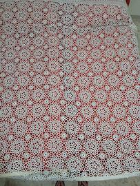 Coperta fatta a mano con uncinetto