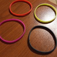 Set di quattro braccialetti