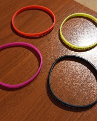 Set di quattro braccialetti
