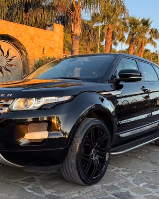 Land Rover Range Evoque 2.2 TD4 5p. Pure