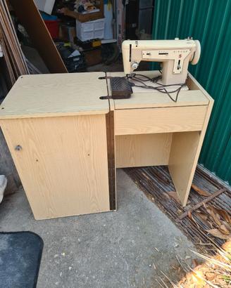 Macchina da cucire vintage