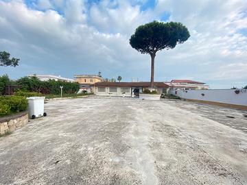 Locale 350MQ Via San Francesco a Patria FL105