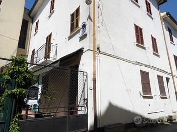 CASA SEMINDIPENDENTE A MONTÙ BECCARIA