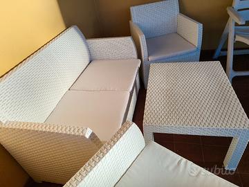 POLTRONE DA GIARDINO COMPLETA DI CUSCINERIA €140,0