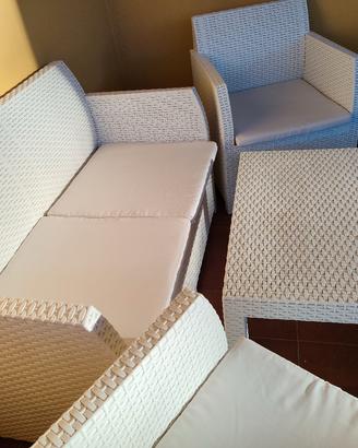 POLTRONE DA GIARDINO COMPLETA DI CUSCINERIA €140,0