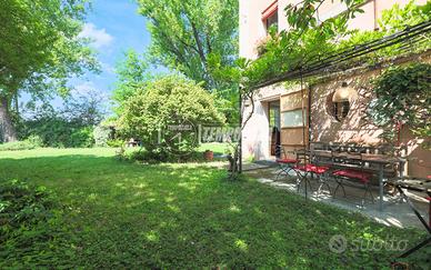 CP19 APPARTAMENTO IN VILLA SU DUE LIVELLI