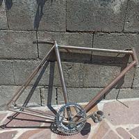 Telaio già sverniciato