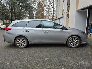 Toyota Auris II 2015 Touring Sports Hybrid