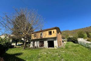 Villa di 135 m² con 4 locali e box auto a Badia Te